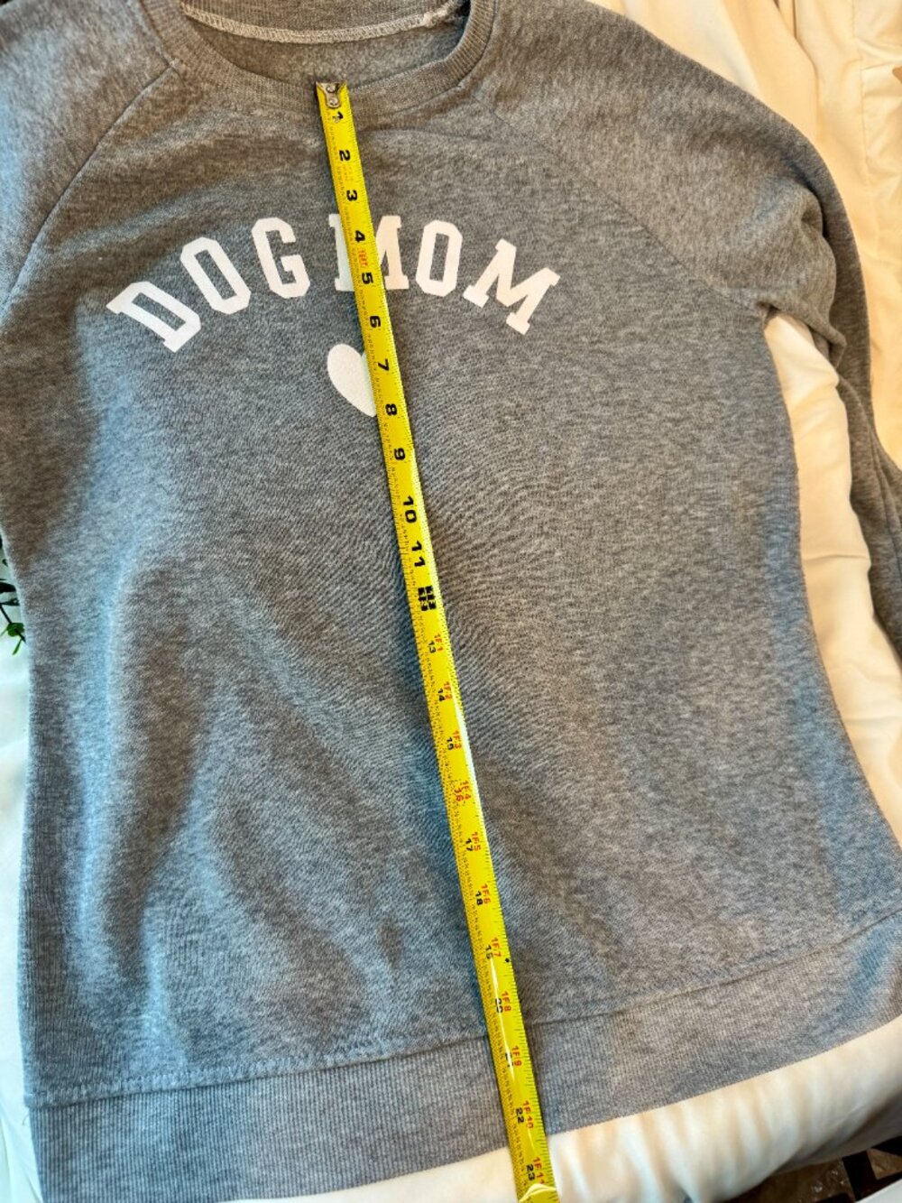 Dog Mom Gray Sweatshirt Crewneck Pullover Size S/M - Picture 6 of 6